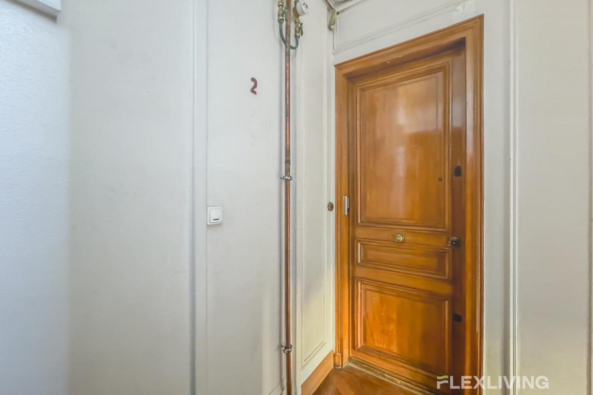 Flexliving - - Felix Faure